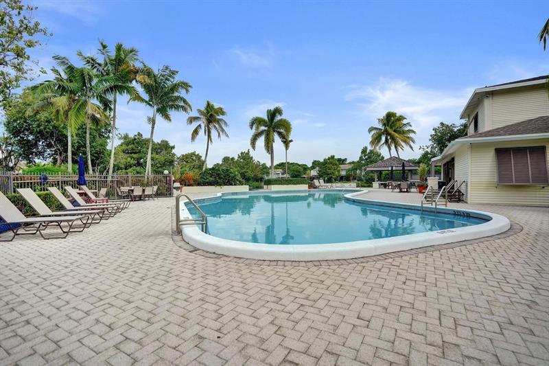 Image 45 of 48 For 251 Hemingway Cir  251