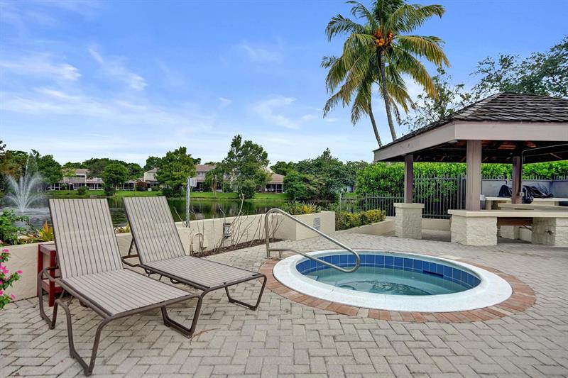 Image 47 of 48 For 251 Hemingway Cir  251