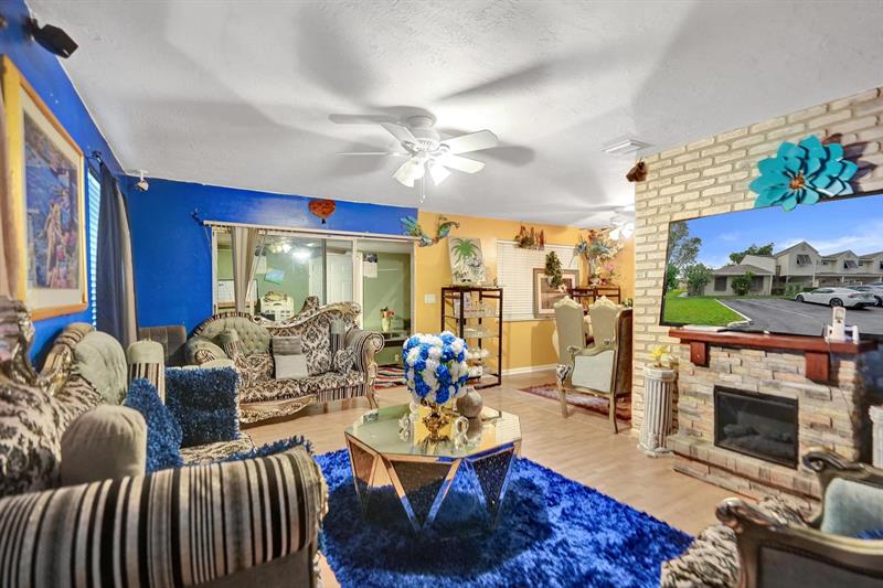 Image 5 of 48 For 251 Hemingway Cir  251
