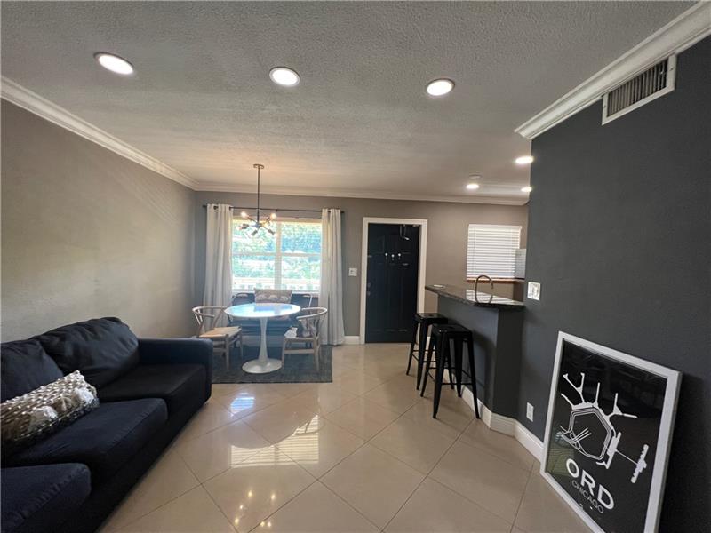 Image 11 of 23 For 811 14th Pl  7