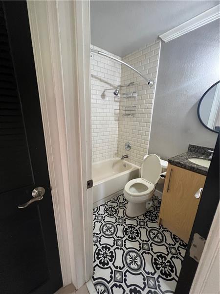 Image 13 of 23 For 811 14th Pl  7