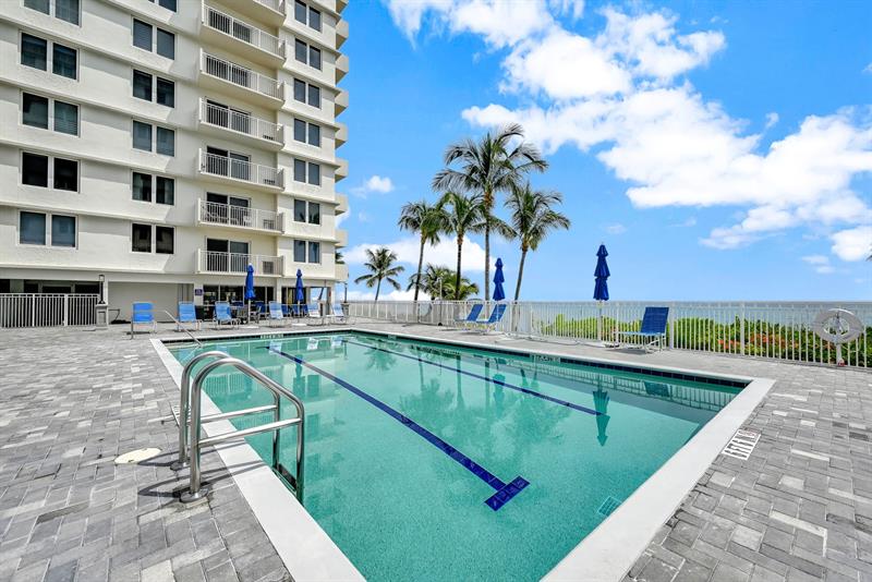 Image 11 of 59 For 3301 Ocean Blvd.  109