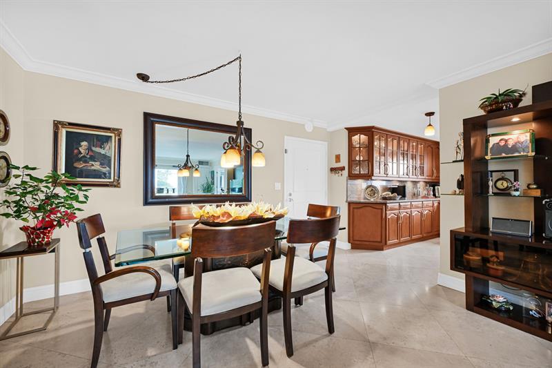 Image 36 of 59 For 3301 Ocean Blvd.  109