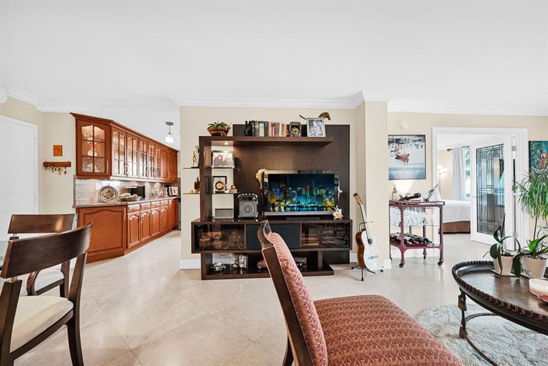 Image 38 of 59 For 3301 Ocean Blvd.  109