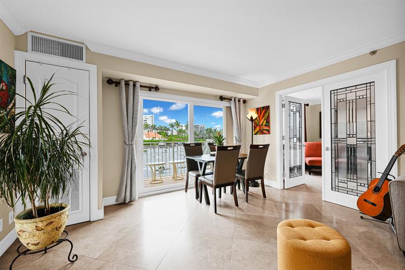 Image 43 of 59 For 3301 Ocean Blvd.  109