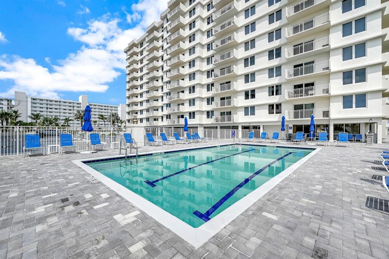 Image 5 of 59 For 3301 Ocean Blvd.  109