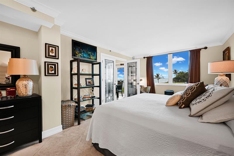 Image 54 of 59 For 3301 Ocean Blvd.  109