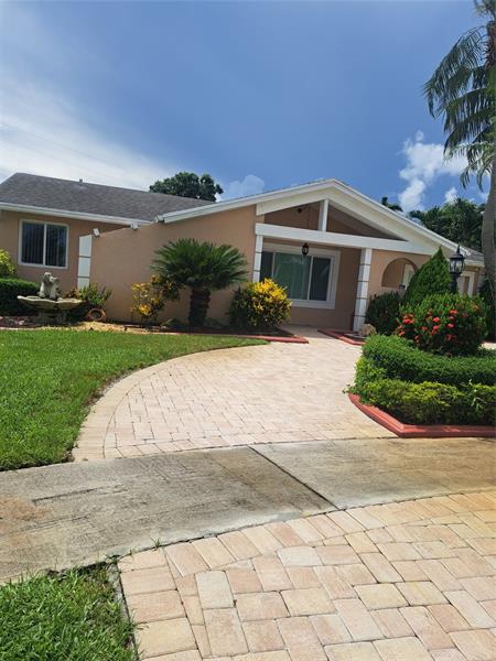 Image 2 of 6 For 861 55th Way