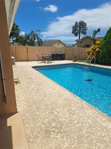 Image 4 of 6 For 861 55th Way