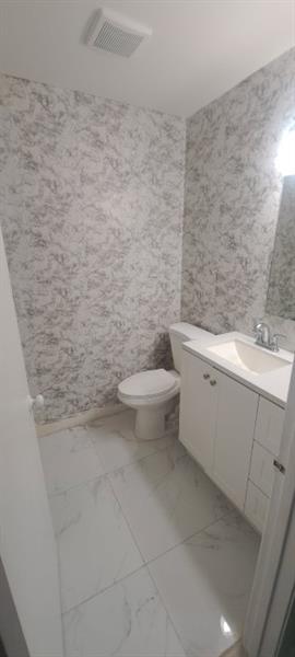 Image 17 of 19 For 14588 Canalview Dr  C