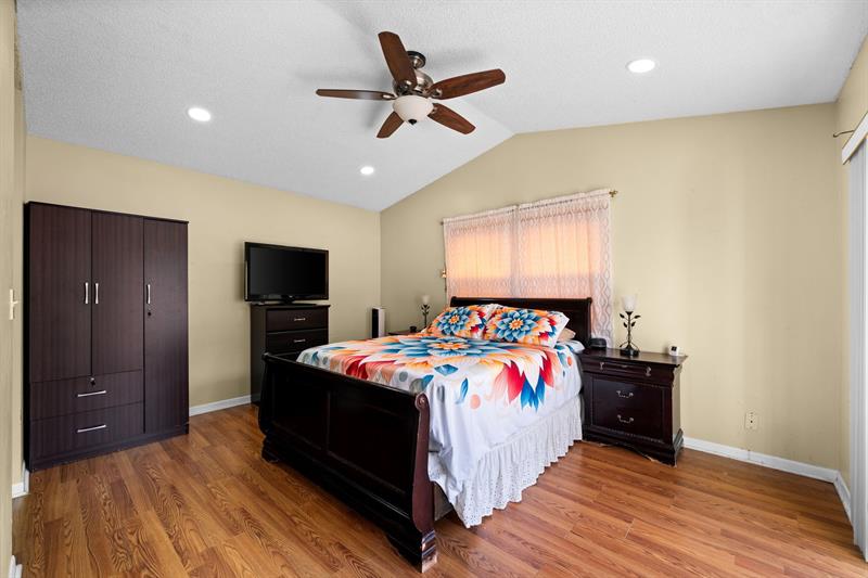 Image 15 of 50 For 681 172nd Ter