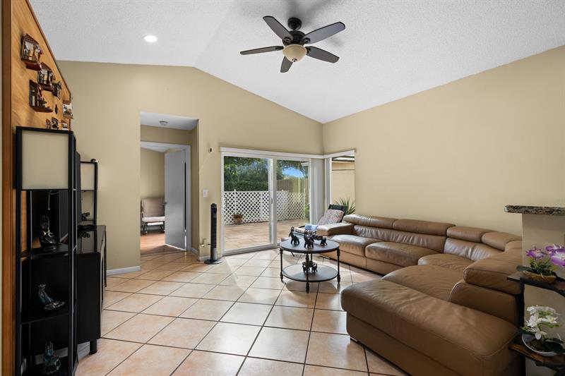 Image 7 of 50 For 681 172nd Ter