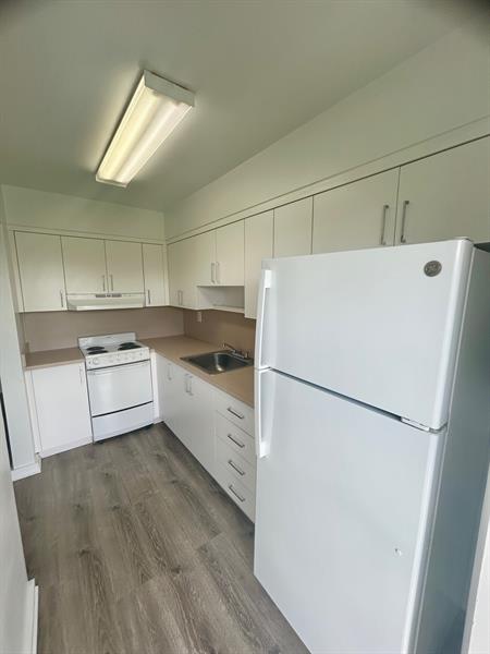 Image 3 of 11 For 7624 Pembroke Rd  A
