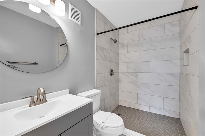 Image 11 of 23 For 4361 160th Av  205