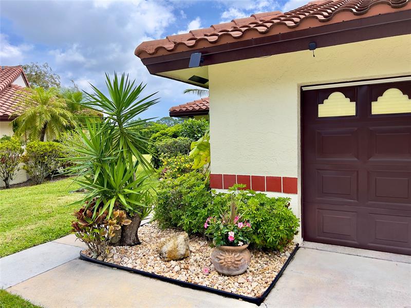 Image 42 of 64 For 10702 Beach Palm Ct  A