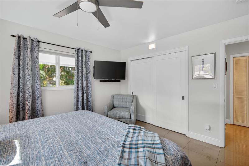 Image 14 of 30 For 540 38th St  