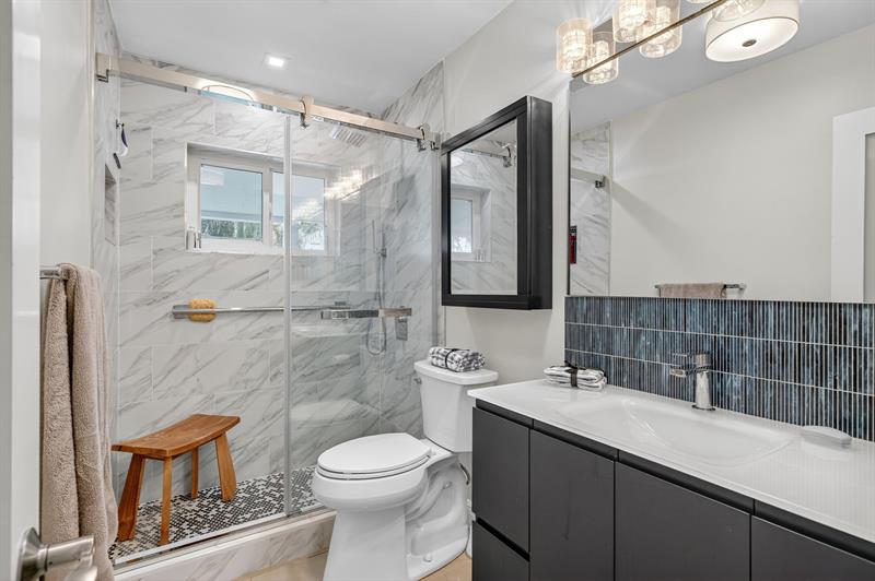 Image 15 of 30 For 540 38th St  