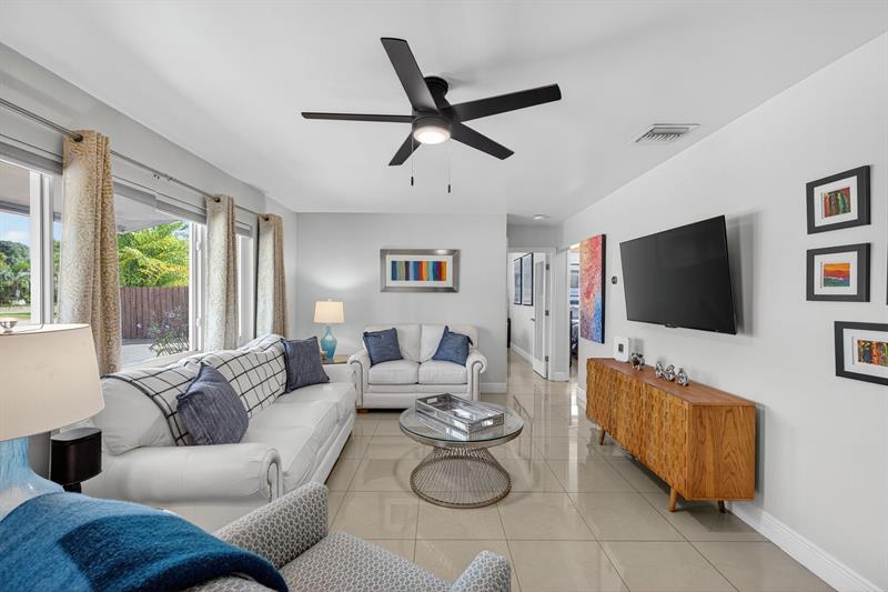 Image 5 of 30 For 540 38th St  