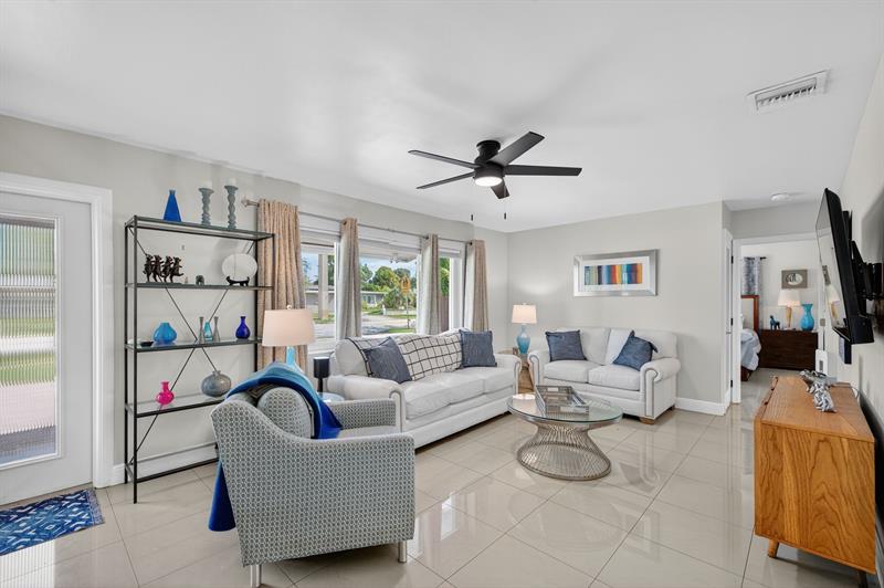 Image 6 of 30 For 540 38th St  