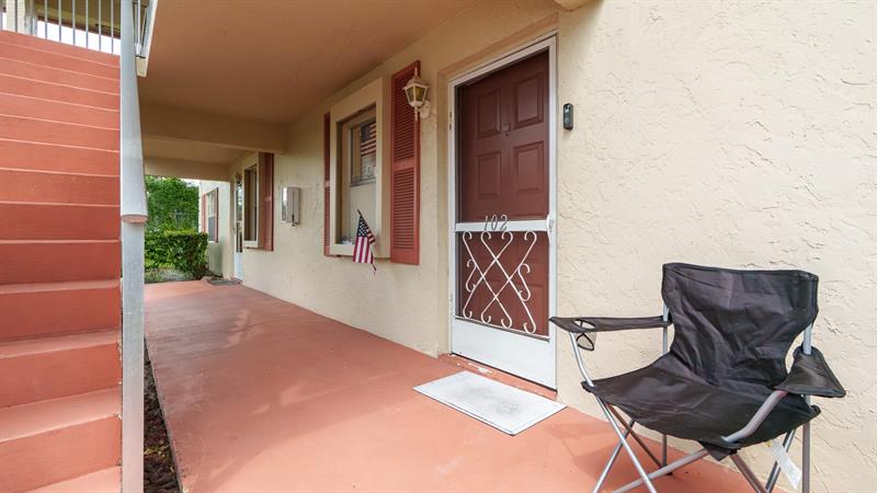 Image 14 of 33 For 3051 Holiday Springs Blvd  102