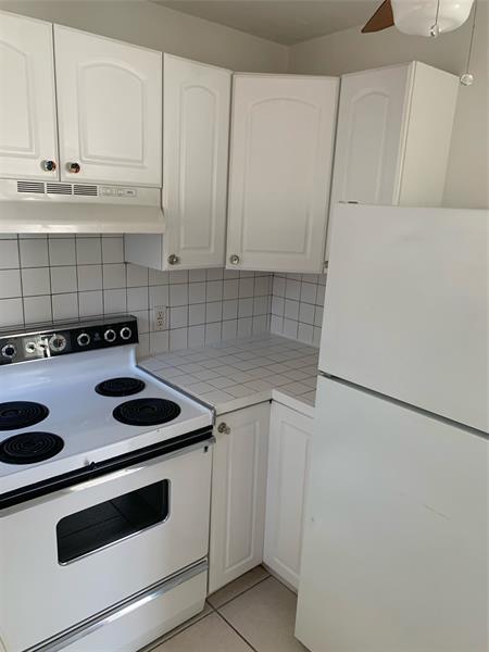Image 4 of 8 For 301 Ocean Blvd  2