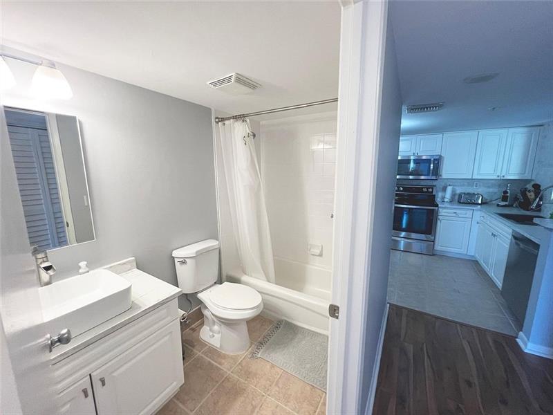 Image 6 of 17 For 520 5th Ave  1502