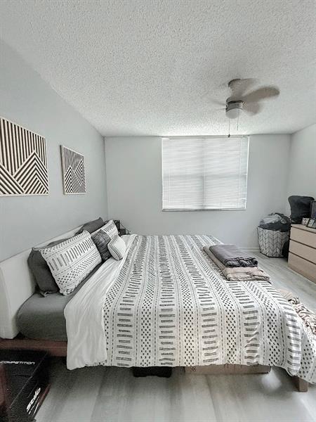 Image 6 of 17 For 1919 Van Buren St  609