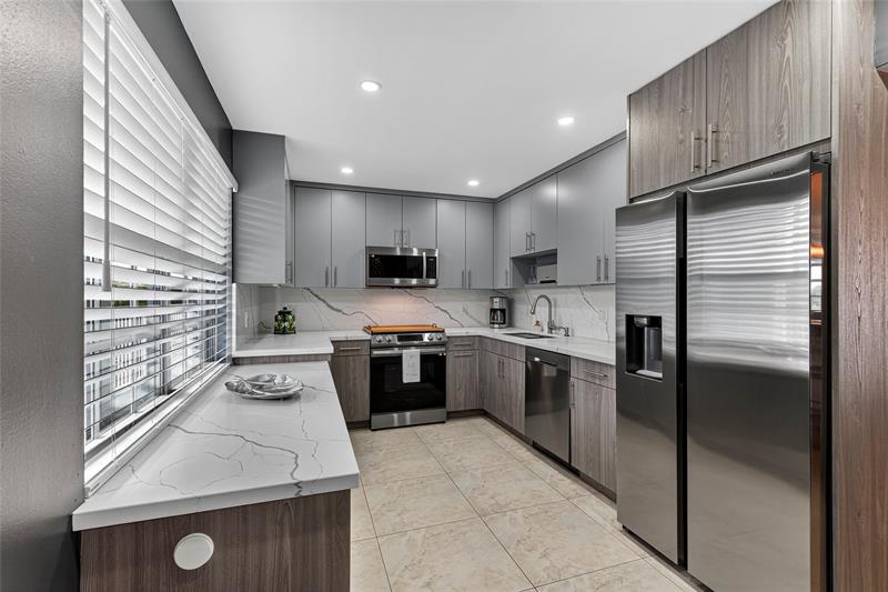 Image 14 of 61 For 802 Cypress Grove Ln  503