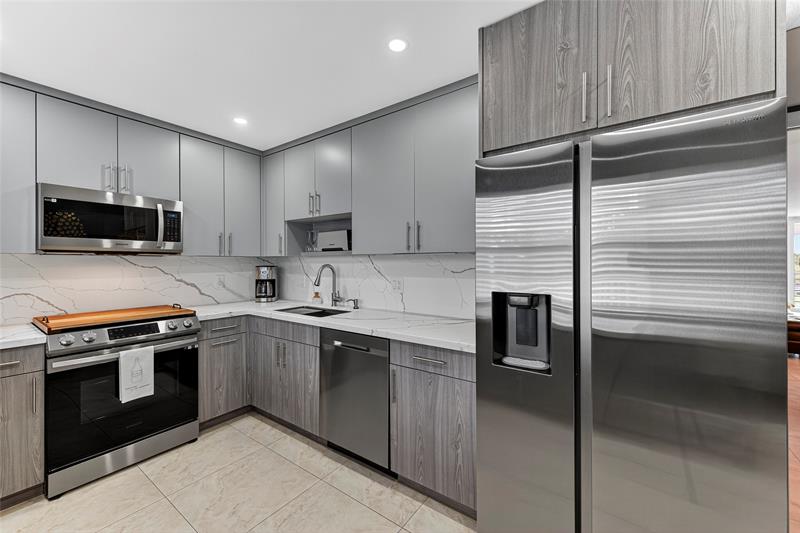 Image 17 of 61 For 802 Cypress Grove Ln  503