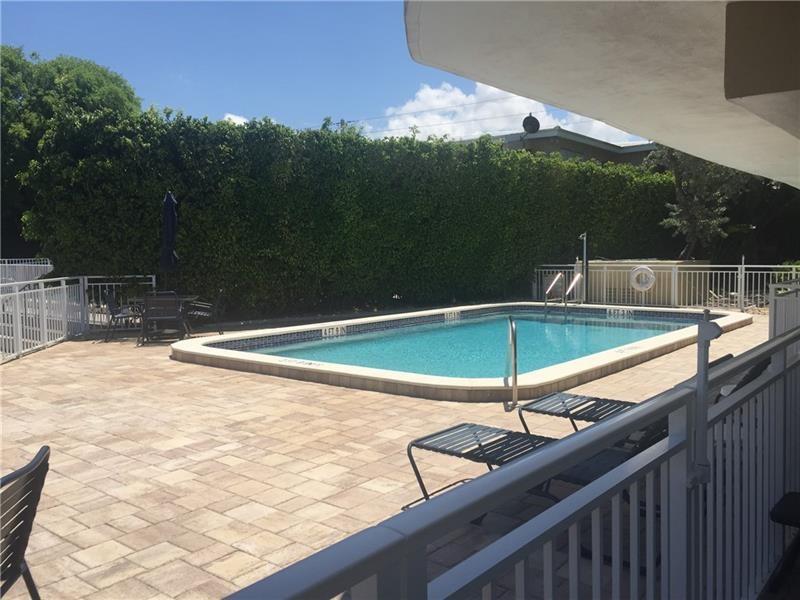 Image 14 of 29 For 3220 Bayview Dr  102