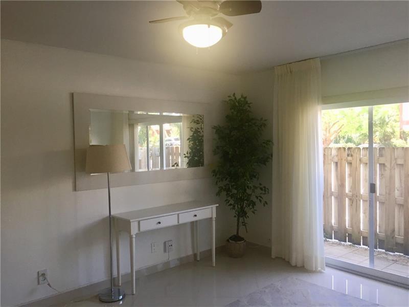 Image 24 of 29 For 3220 Bayview Dr  102