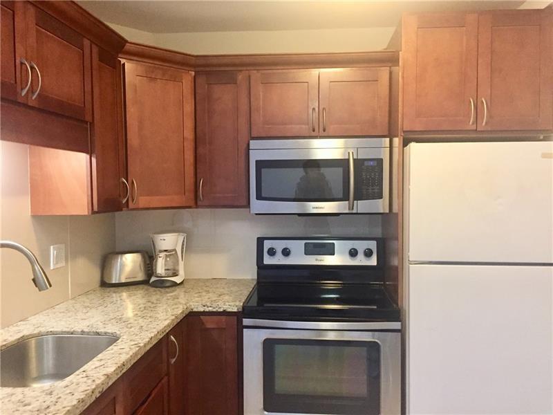 Image 7 of 29 For 3220 Bayview Dr  102