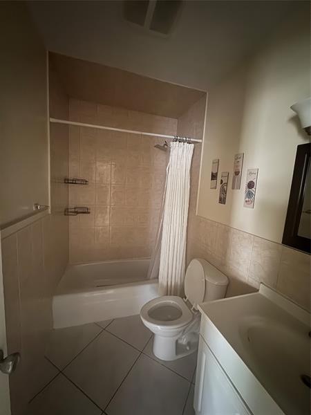 Image 6 of 12 For 2220 68th St  1031