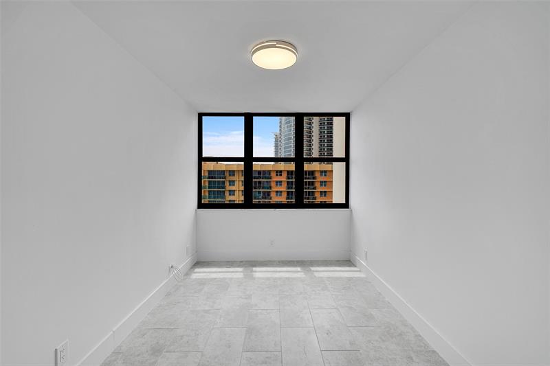 Image 11 of 58 For 2301 Ocean Dr  1701