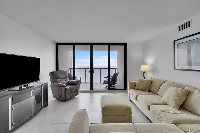 Image 16 of 58 For 2301 Ocean Dr  1701