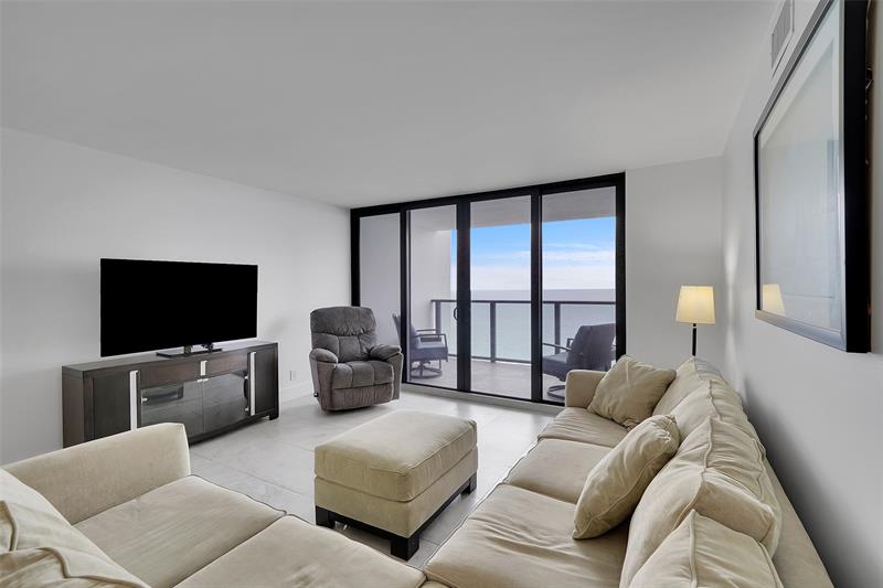 Image 19 of 58 For 2301 Ocean Dr  1701