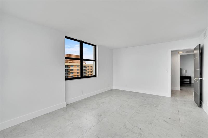 Image 26 of 58 For 2301 Ocean Dr  1701