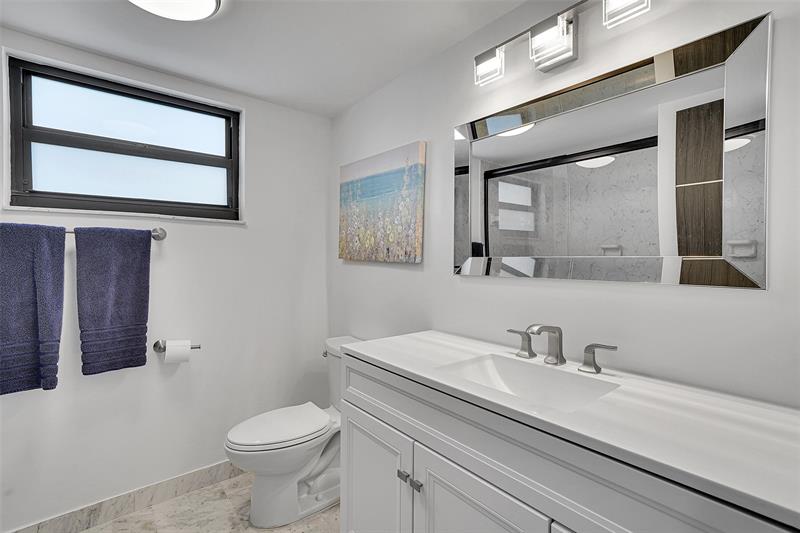 Image 31 of 58 For 2301 Ocean Dr  1701