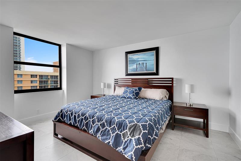 Image 33 of 58 For 2301 Ocean Dr  1701