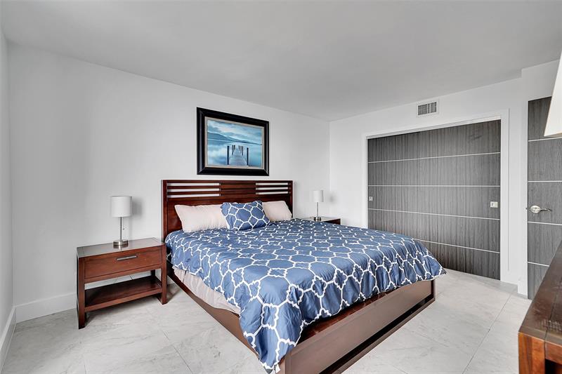 Image 35 of 58 For 2301 Ocean Dr  1701