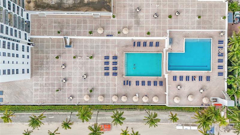 Image 40 of 58 For 2301 Ocean Dr  1701