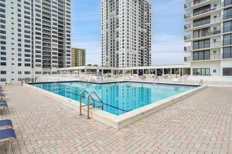 Image 41 of 58 For 2301 Ocean Dr  1701