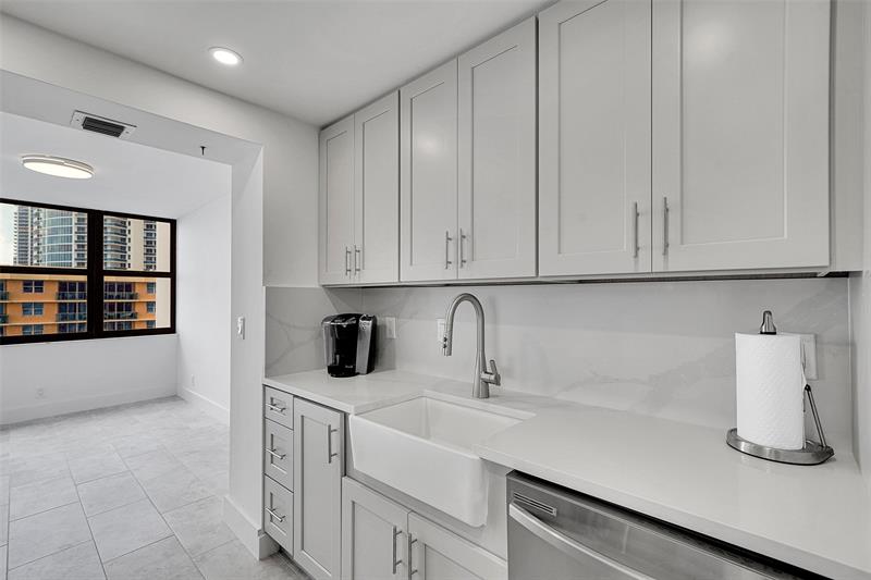 Image 7 of 58 For 2301 Ocean Dr  1701