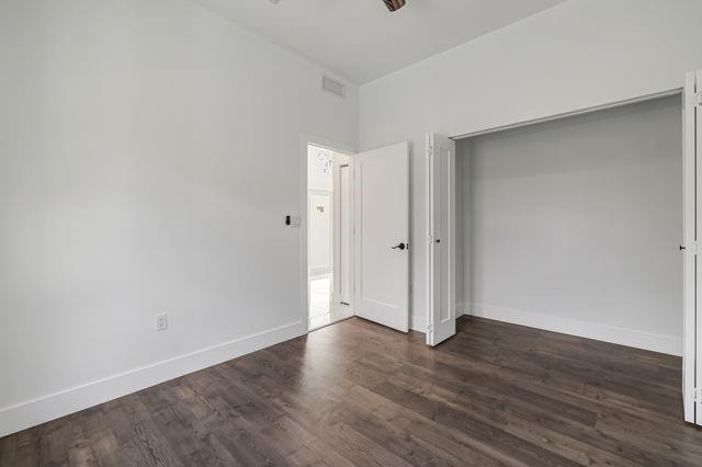 Image 25 of 43 For 2861 8th Ct  