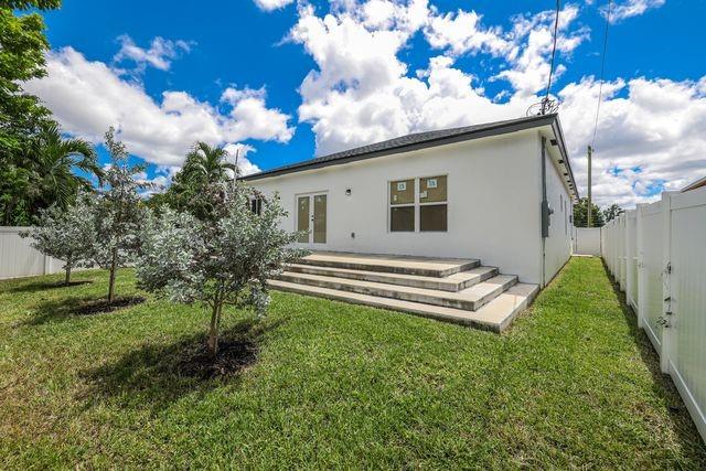 Image 36 of 43 For 2861 8th Ct  