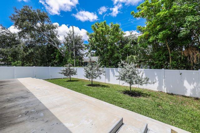 Image 37 of 43 For 2861 8th Ct  