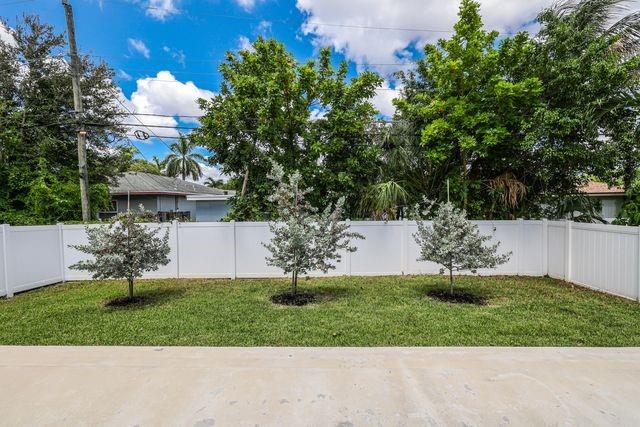 Image 38 of 43 For 2861 8th Ct  