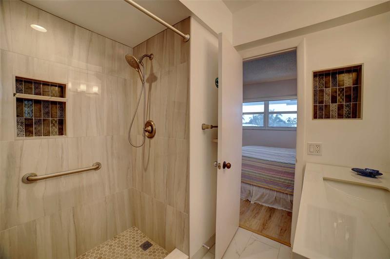 Image 10 of 26 For 1801 Ocean Dr  201