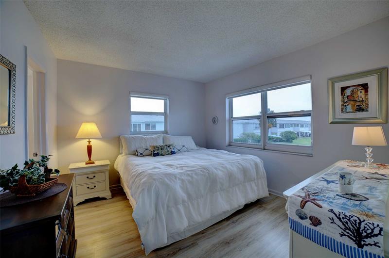 Image 11 of 26 For 1801 Ocean Dr  201