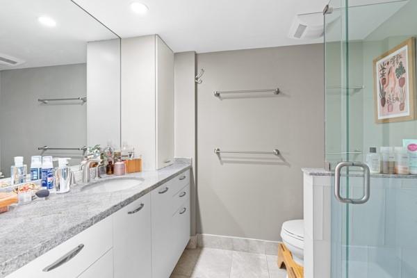 Image 13 of 39 For 2300 33rd Ave  602